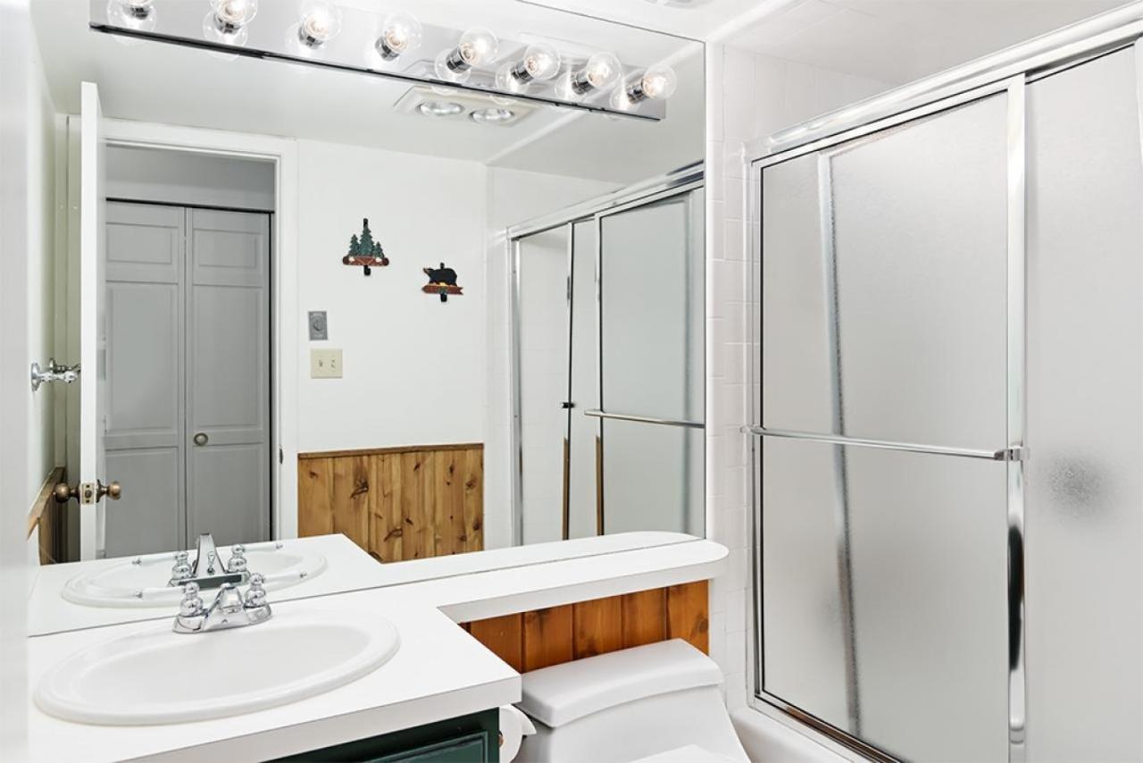 Chateau Dumont Unit 2, Condo With Central, Downtown Location Aspen Exterior photo